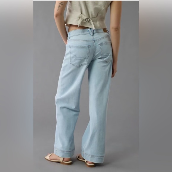 American Eagle Dreamy Drape Stretch Low Rise Baggy Wide Leg Jeans NWT - Picture 2 of 3
